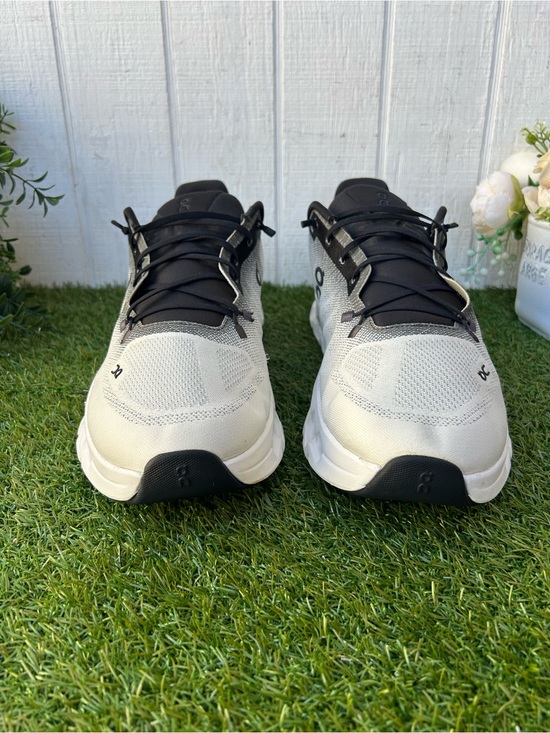 On Cloud men Cloudtilt Black | Ivory
BESTSELLER
$170 Running Sneakers Sz 12 main image 4